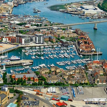 2 Bed Apartment With 2 Ensuites-Near Train Station /Mayflower /City Southampton Luaran gambar